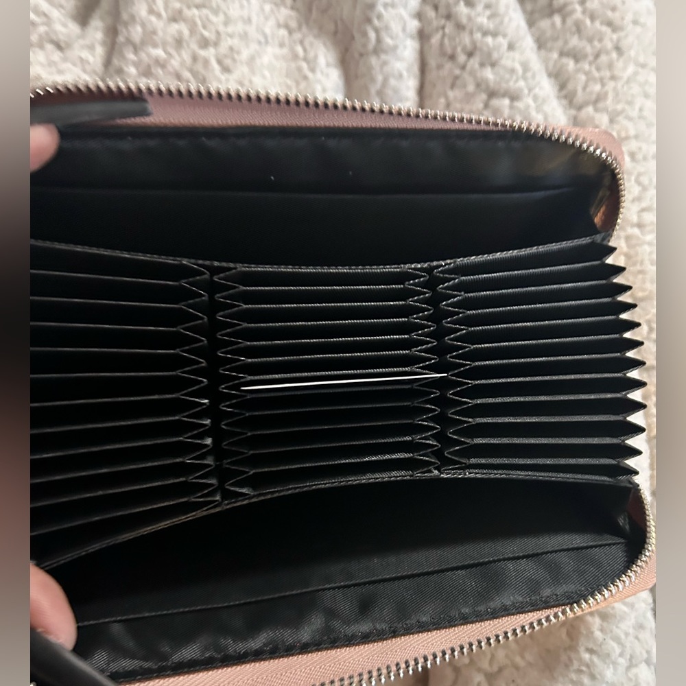 Wallet - Picture 3 of 5